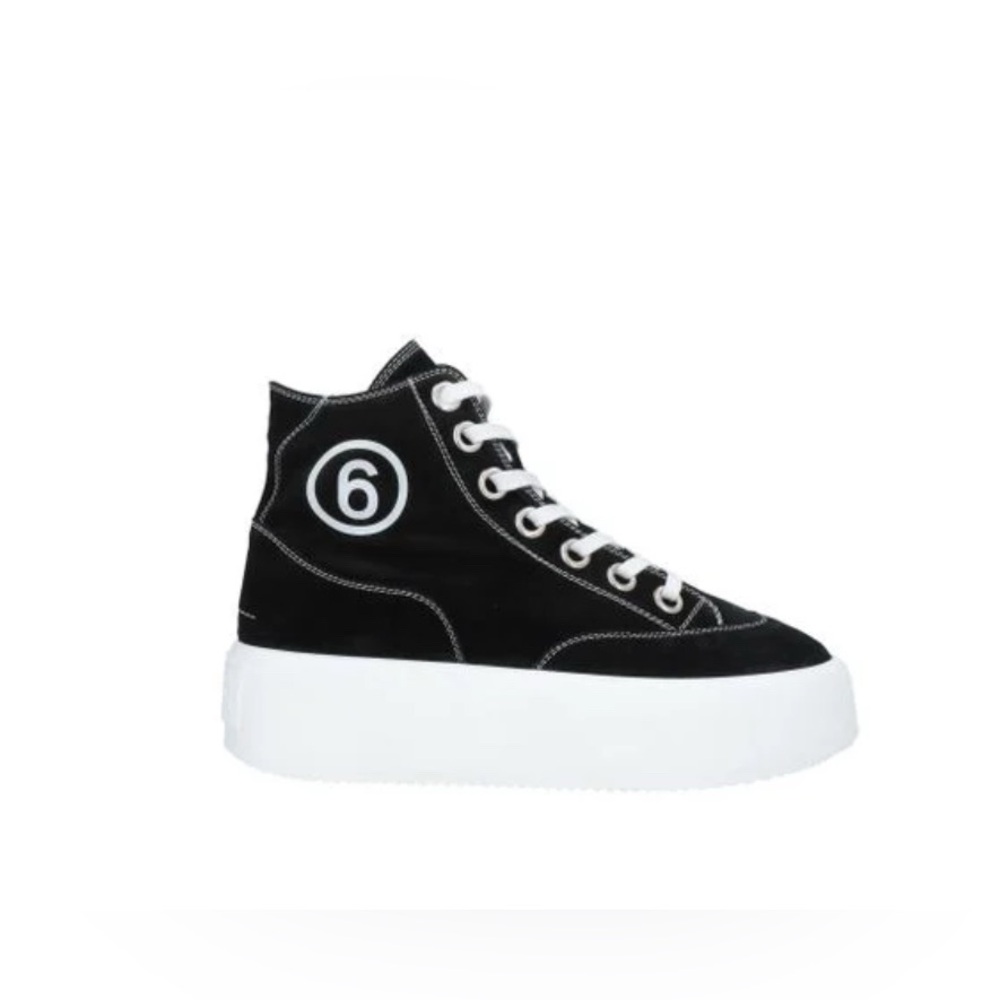 MM6 by Maison Margiela